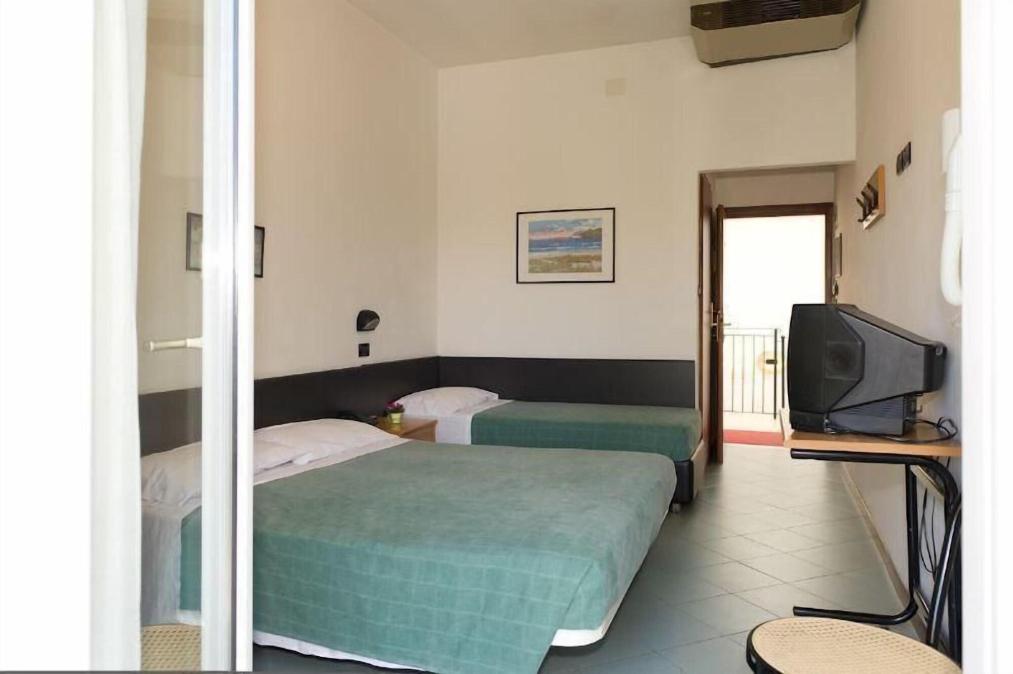 Hotel St Pierre Rimini Exteriör bild