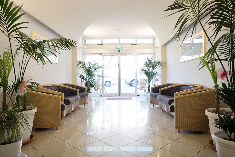 Hotel St Pierre Rimini Exteriör bild